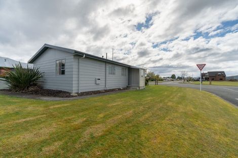 Photo of property in 14 Pop Andrew Drive, Te Anau, 9600