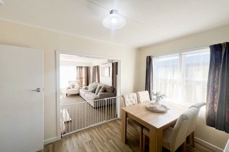 Photo of property in 34 James Street, Dannevirke, 4930