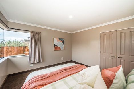 Photo of property in 32 Quadrant Heights, Paraparaumu, 5032