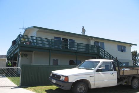 Photo of property in 2 Ngaparaoa Drive, Maketu, 3189