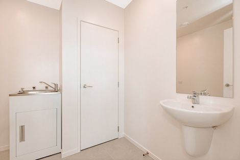 Photo of property in 1/4 Reads Quay, Gisborne, 4010