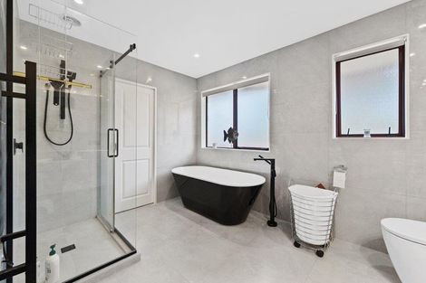 Photo of property in 41 Kent Terrace, Riverhead, 0820