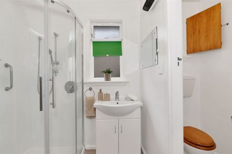 Photo of property in 8 Manor Place, Bryndwr, Christchurch, 8053