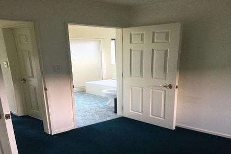 Photo of property in 5 Tyrico Close, Unsworth Heights, Auckland, 0632