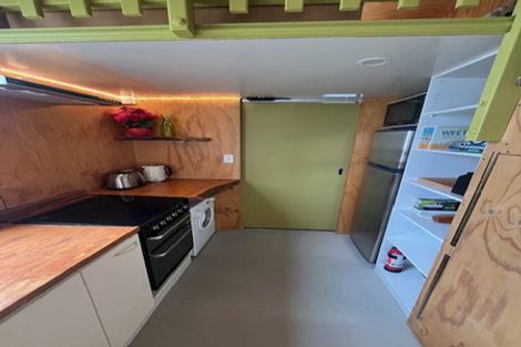 Photo of property in 51 Onewa Road, Northcote, Auckland, 0627