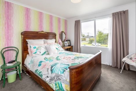 Photo of property in 83 Reading Street, Greytown, 5712