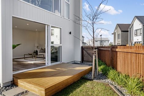 Photo of property in 6 Cara Avenue, Kumeu, 0810