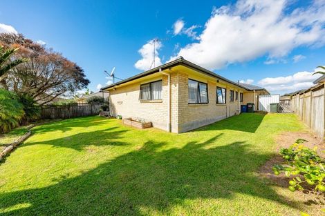 Photo of property in 33 Ruze Vida Drive, Massey, Auckland, 0614