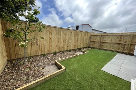 Photo of property in 12/12 Tawa Road, Te Atatu Peninsula, Auckland, 0610