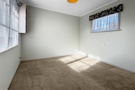 Photo of property in 44 Queenwood Road, Levin, 5510