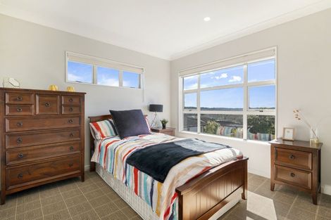 Photo of property in 4 Laurel Oak Drive, Schnapper Rock, Auckland, 0632