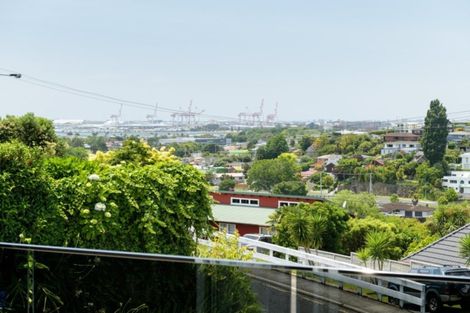 Photo of property in 65 Hinewa Road, Otumoetai, Tauranga, 3110