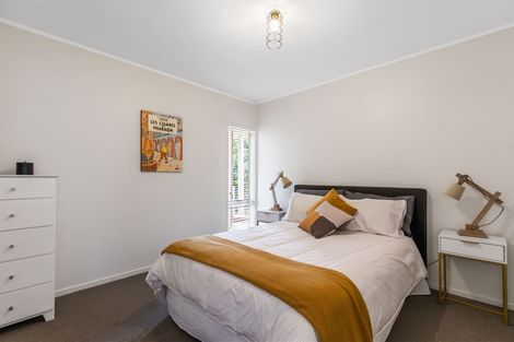 Photo of property in 10 Pelican Lane, Unsworth Heights, Auckland, 0632