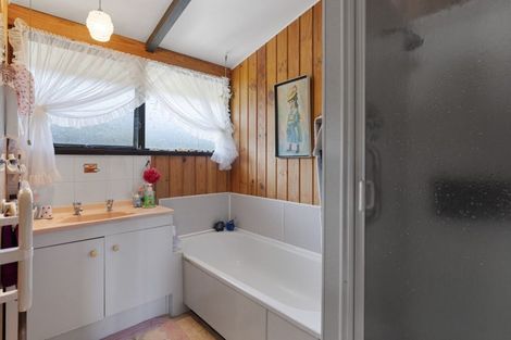 Photo of property in 48 Harvey Street, Waipahihi, Taupo, 3330