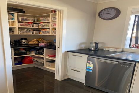 Photo of property in 6 Varsity Heights, Fitzherbert, Palmerston North, 4410