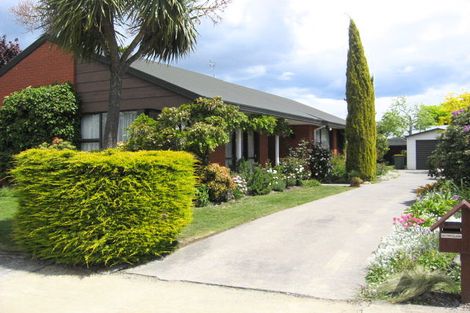 Photo of property in 15 Connemara Drive, Northwood, Christchurch, 8051