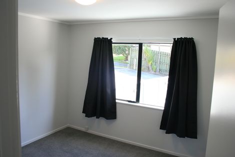 Photo of property in 72 Gallony Avenue, Massey, Auckland, 0614