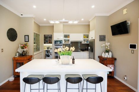 Photo of property in 7 Titirangi Drive, Fitzherbert, Palmerston North, 4471