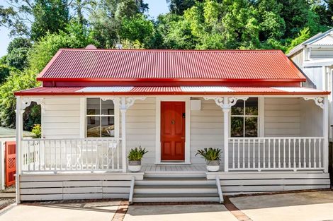 Photo of property in 95 Milton Road, Bluff Hill, Napier, 4110