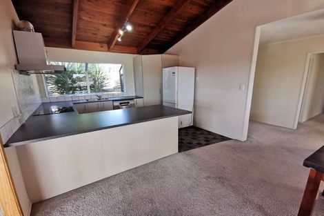 Photo of property in 21 Raelene Place, Massey, Auckland, 0614