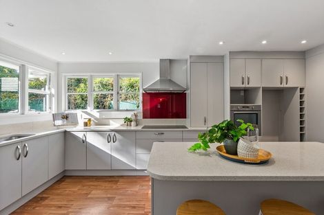 Photo of property in 10 Tui Terrace, Tawa, Wellington, 5028