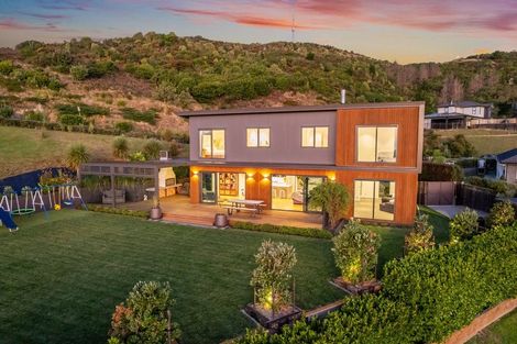 Photo of property in 13 Manapouri Lane, Aotea, Porirua, 5024