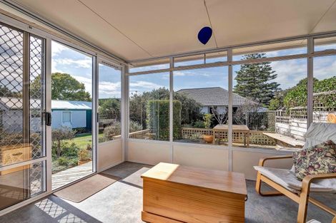 Photo of property in 125 Seaview Road, Westown, New Plymouth, 4310