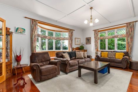 Photo of property in 6 Ross Street, Marton, 4710