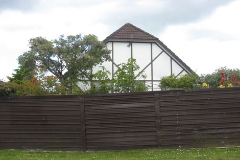 Photo of property in 2 Kern Place, Manurewa, Auckland, 2102
