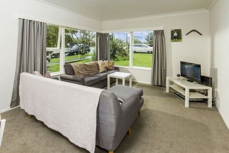 Photo of property in 1/32 Old Lake Road, Narrow Neck, Auckland, 0624