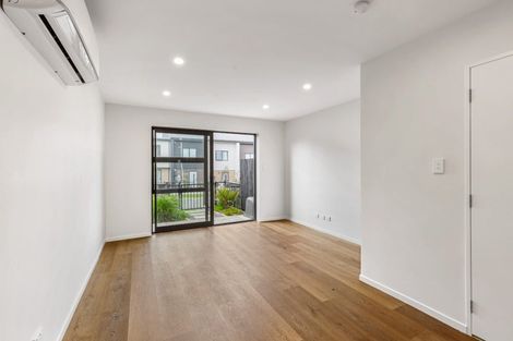 Photo of property in 1/478 West Coast Road, Glen Eden, Auckland, 0602
