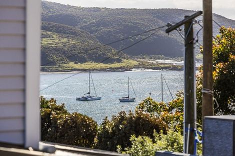 Photo of property in 8 Kiriwai Road, Paremata, Porirua, 5024