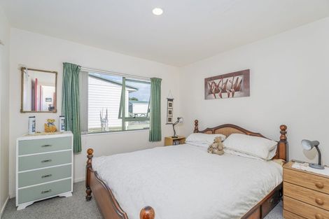 Photo of property in 16 Meadow Drive, Whitianga, 3510