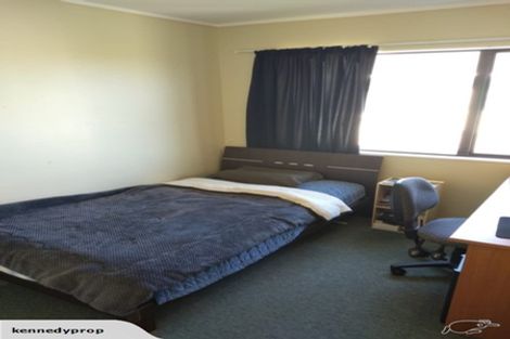 Photo of property in 16 Mackwell Road, Fairview Heights, Auckland, 0632