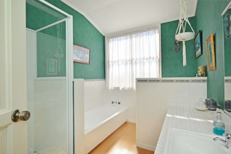 Photo of property in 15 Jellicoe Street, Greytown, 5712