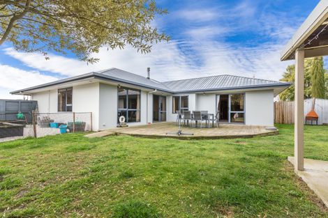 Photo of property in 16 Camleigh Close, Kaiapoi, 7630