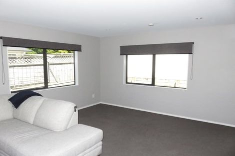 Photo of property in 36a Horokiwi Road West, Newlands, Wellington, 6037