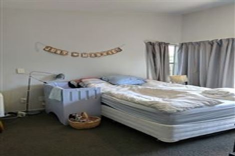Photo of property in 4 Mackwood Place, Birkdale, Auckland, 0626