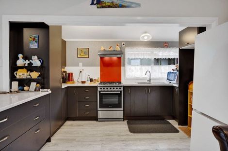 Photo of property in 24 Dorset Street, Patea, 4520