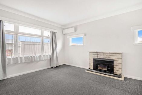 Photo of property in 104 Bartholomew Road, Levin, 5510