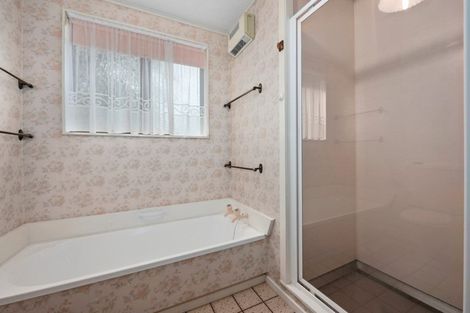 Photo of property in 15a Montgomery Crescent, Clouston Park, Upper Hutt, 5018