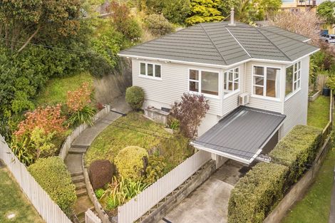 Photo of property in 4 Mana View Road, Paremata, Porirua, 5026