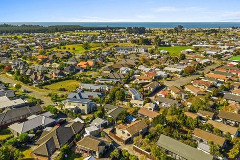 Photo of property in 1/102a Queenspark Drive, Parklands, Christchurch, 8083