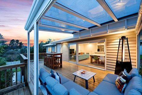 Photo of property in 17 Rauta Way, Helensville, 0800