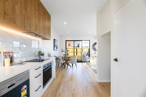 Photo of property in 2/6 Kereru Street, Henderson, Auckland, 0612