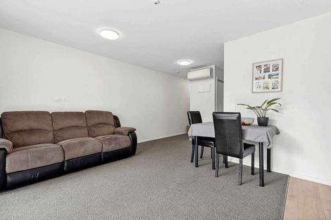 Photo of property in Northlight Apartments, 2/14 Fryer Street, Queenstown, 9300