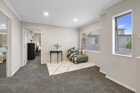 Photo of property in 8 Oak View Terrace, Schnapper Rock, Auckland, 0632