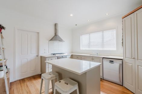 Photo of property in 55 Plunket Terrace, Hamilton East, Hamilton, 3216