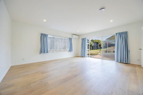 Photo of property in 21 Suncrest Drive, West Harbour, Auckland, 0618