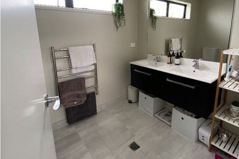 Photo of property in 2 Peihana Road, Hobsonville, Auckland, 0616